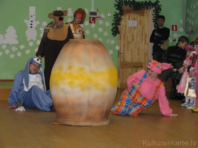 Pirmsskolas vecuma bērnu eglīte 